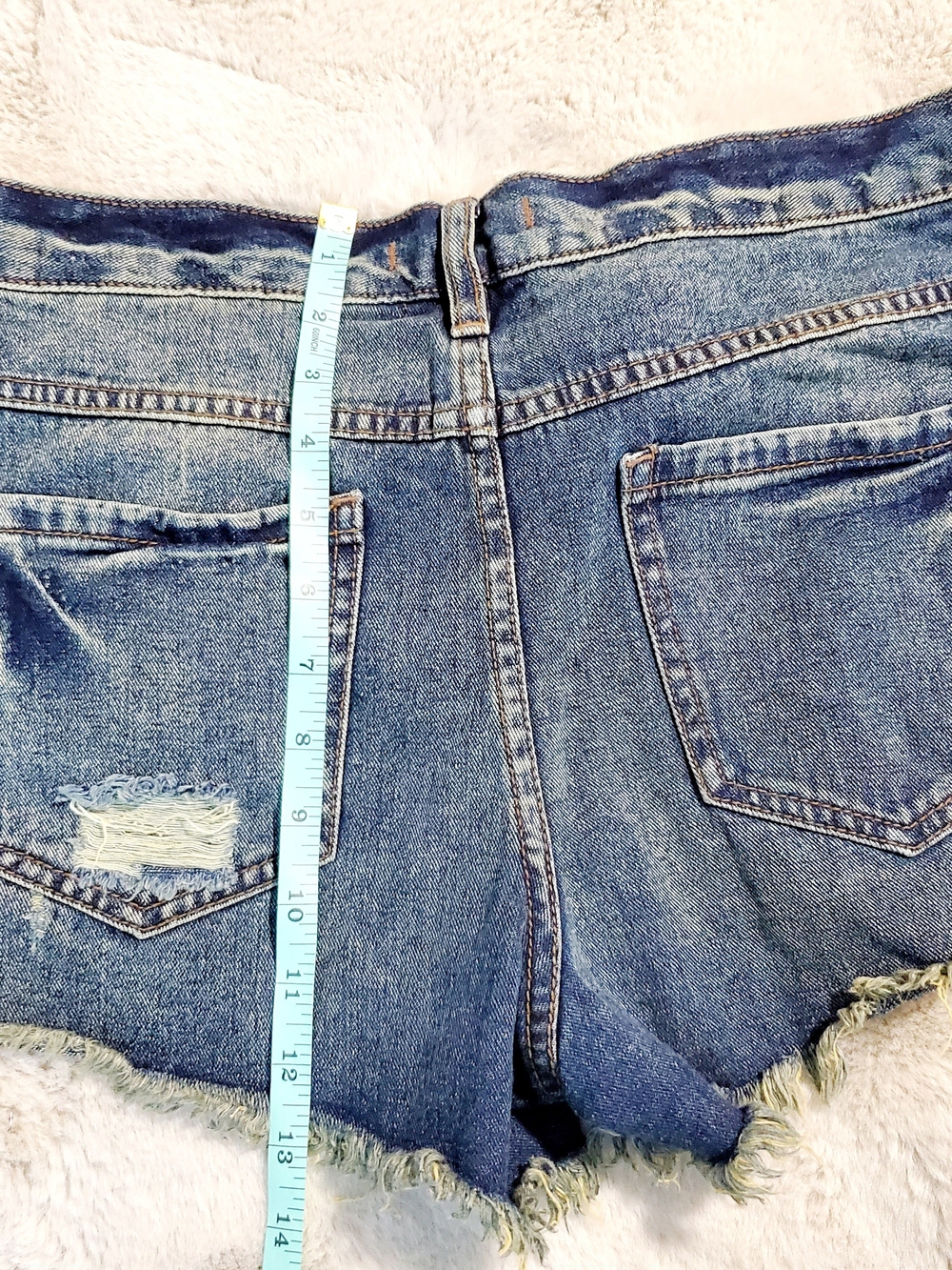 FREE PEOPLE Button Fly Distressed Denim Shorts Boho Festival Beach W29 - Picture 11 of 11